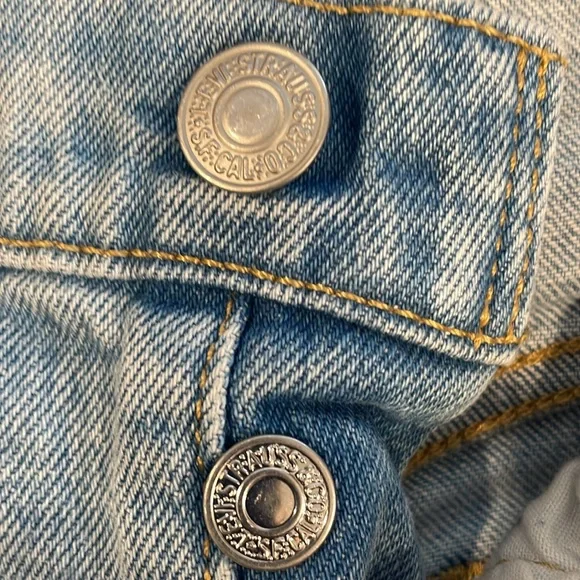 Levi’s 501 button fly skinny light wash denim 25x28 jeans - Picture 11 of 12